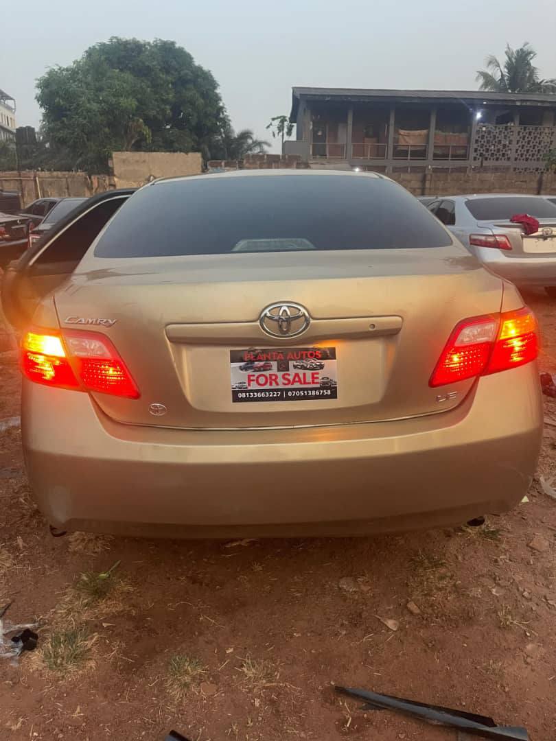 A picture of Toyota camry spider