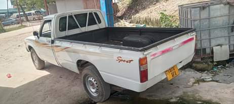 A picture of Toyota Hilux haena changa moto yoyote nk nayo kimara dar
