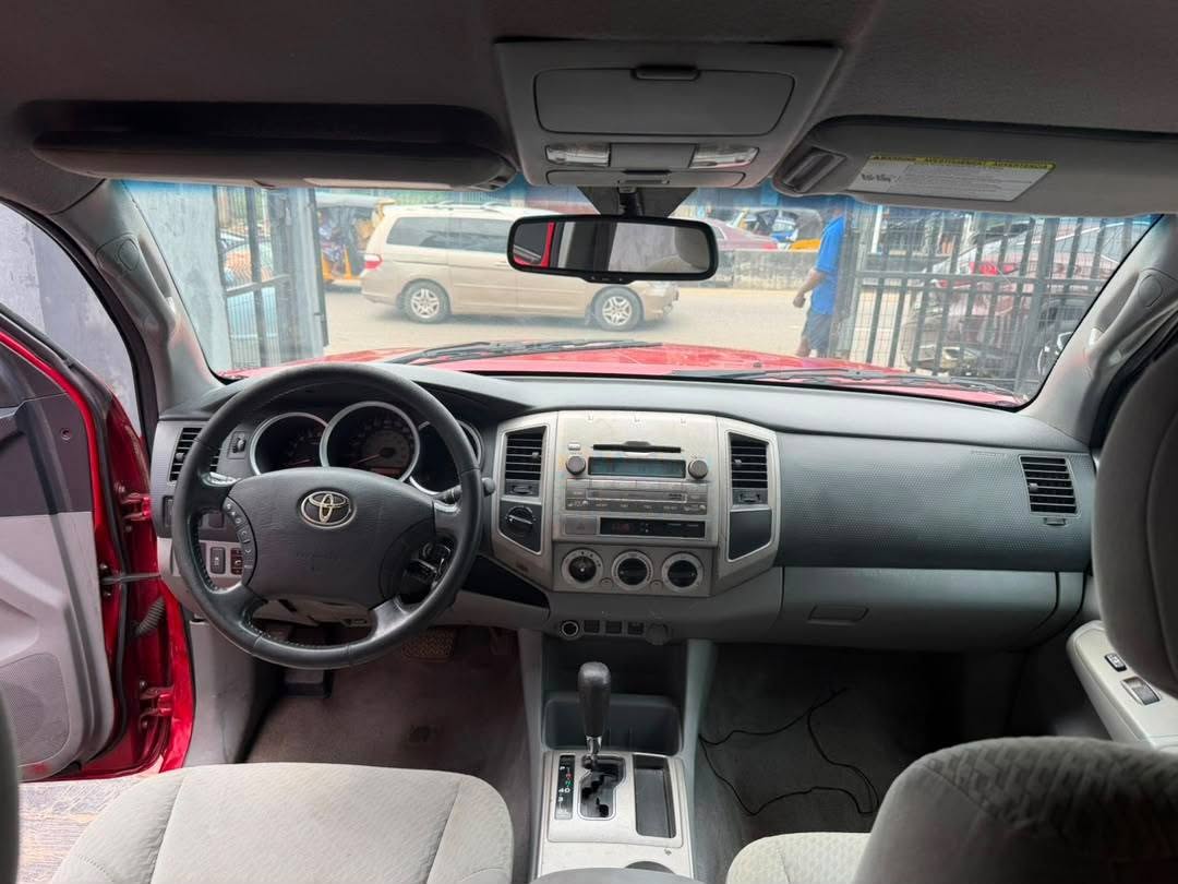 A picture of Toyota Tacoma 2010 Clean Register