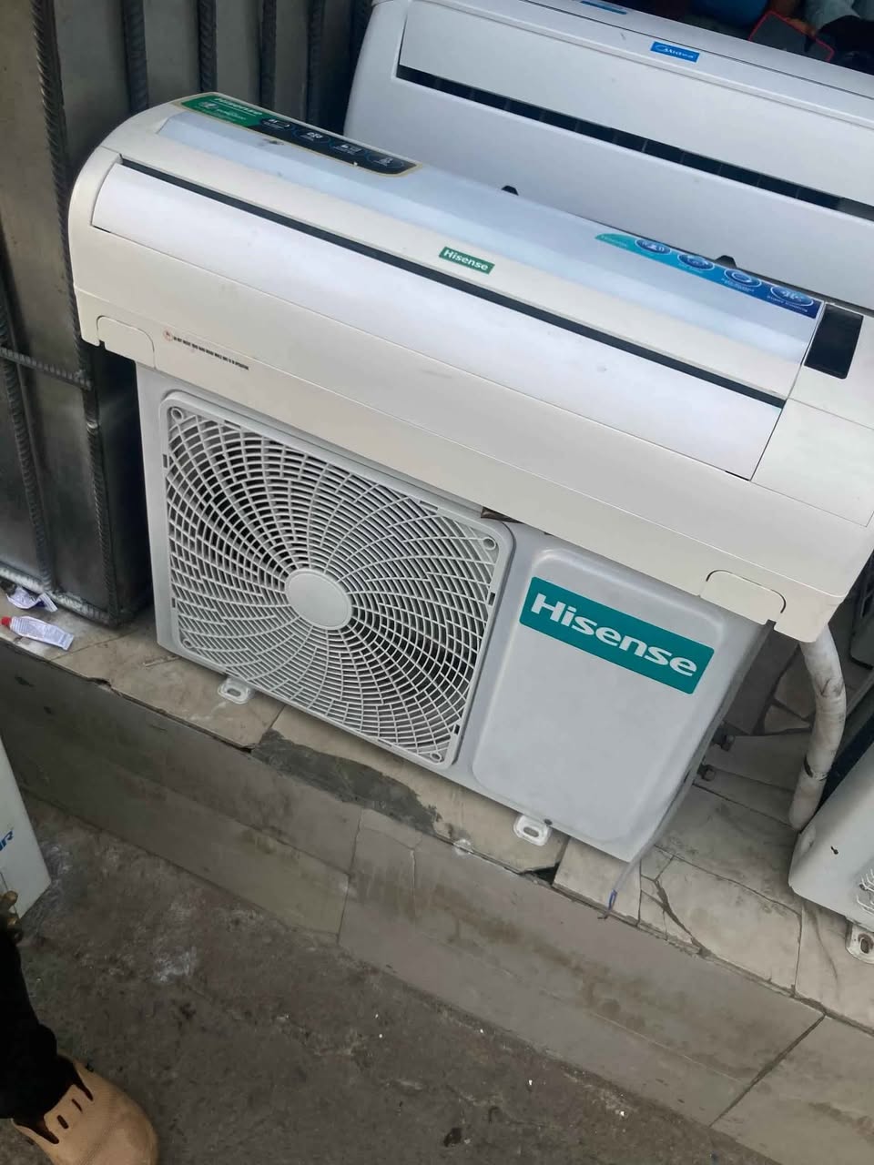 A picture of 1.5hp hisense AC