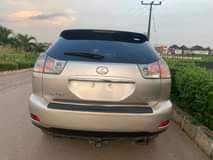 A picture of Another banger Rx330 2005 model Registered Engine gear Ac excellent