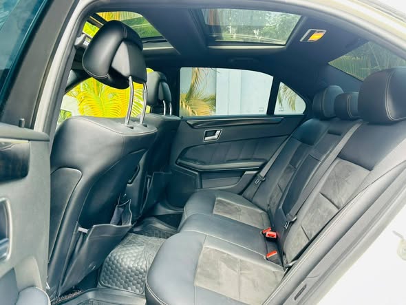 A picture of MERCEDES BENZ E250