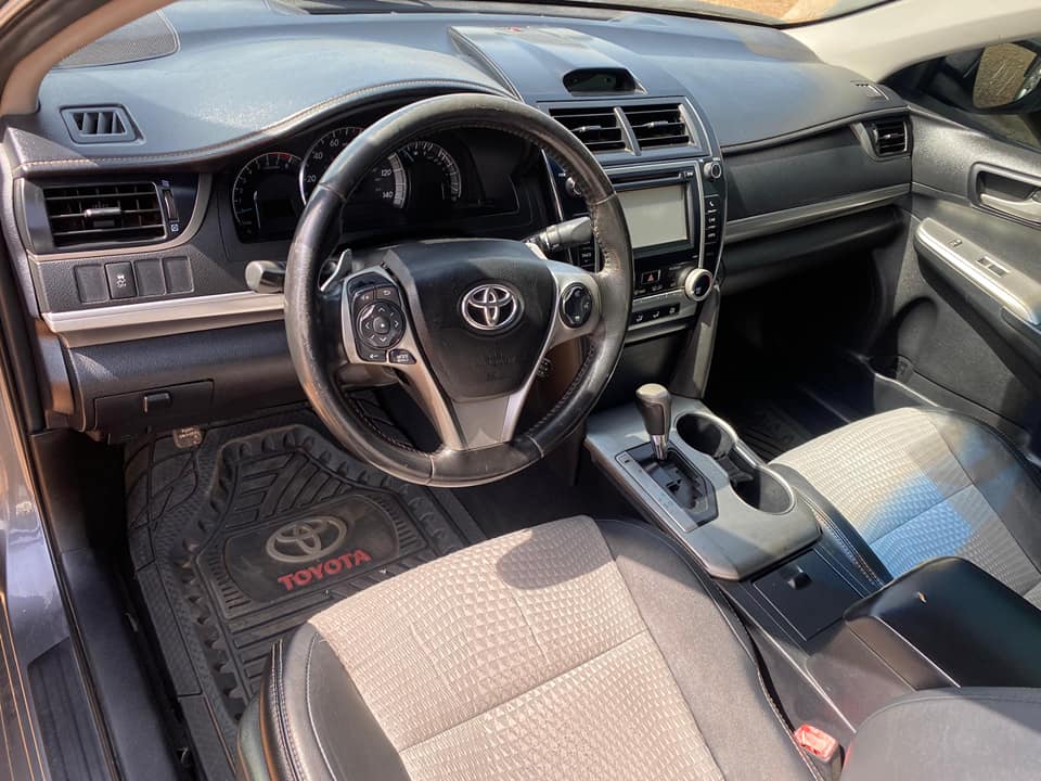 A picture of Toyota Camry 2012