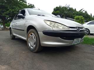 A picture of PEUGEOT 206