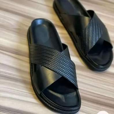 A picture of Kindly send a DM via this WhatsApp 0806 667 2068