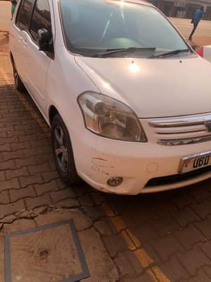 A picture of Toyota raum 16m