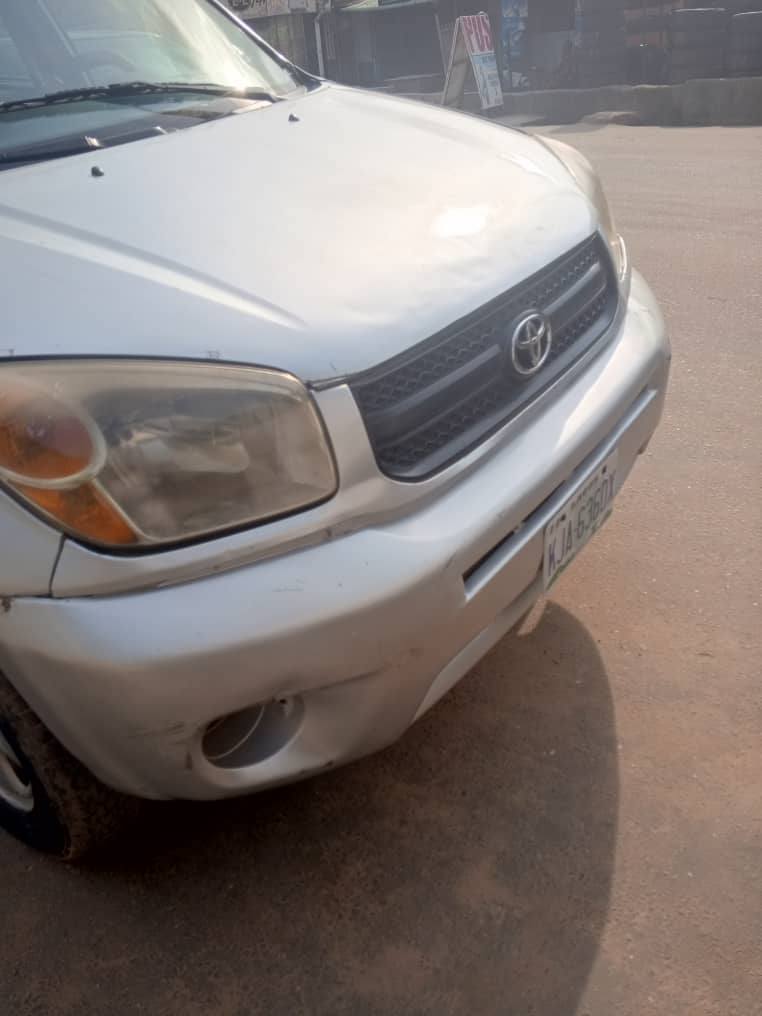 A picture of Very clean Toyota rav4