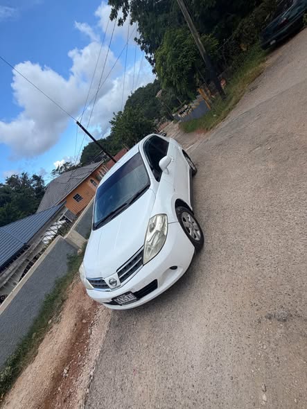used nissan tiida