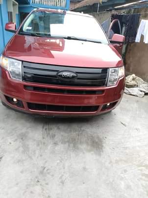 A picture of Ford Edge 08