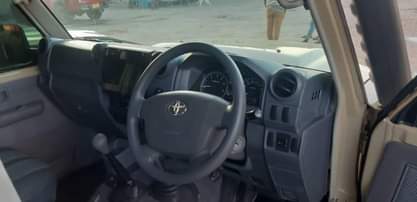 A picture of Land Cruiser Lx Ya 2013 Manuali Engene 1hz Diseli Milion