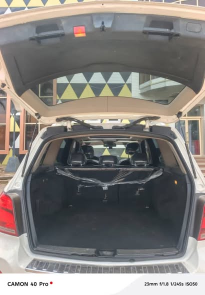 A picture of 2010 Mercedes Benz GLK350