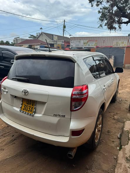 A picture of Available Uhs 18m 0702549830