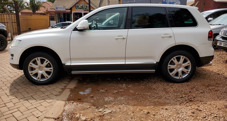 A picture of VW Touareg on quick sale at 31m Ugx
