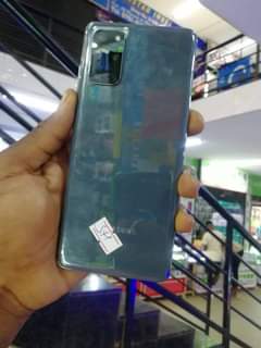 A picture of Samsung s20