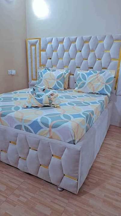 A picture of TSH 28 000 Shuka 2 Foronya 4 Size 8 8