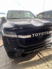 A picture of Toyota Landcruser year 2014 upgrade 2023 v6 petrol Whatsupp 971566476127