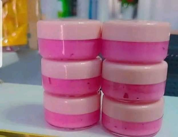 A picture of 7 days Pink lips balm