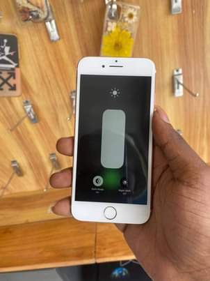 A picture of iPhone 7 32GB