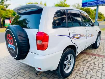 A picture of RAV4 NAMBA C CC 1790 FULL AC PRICE 11M CALL..0652438053