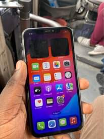A picture of iPhone 11 GB128 line 2