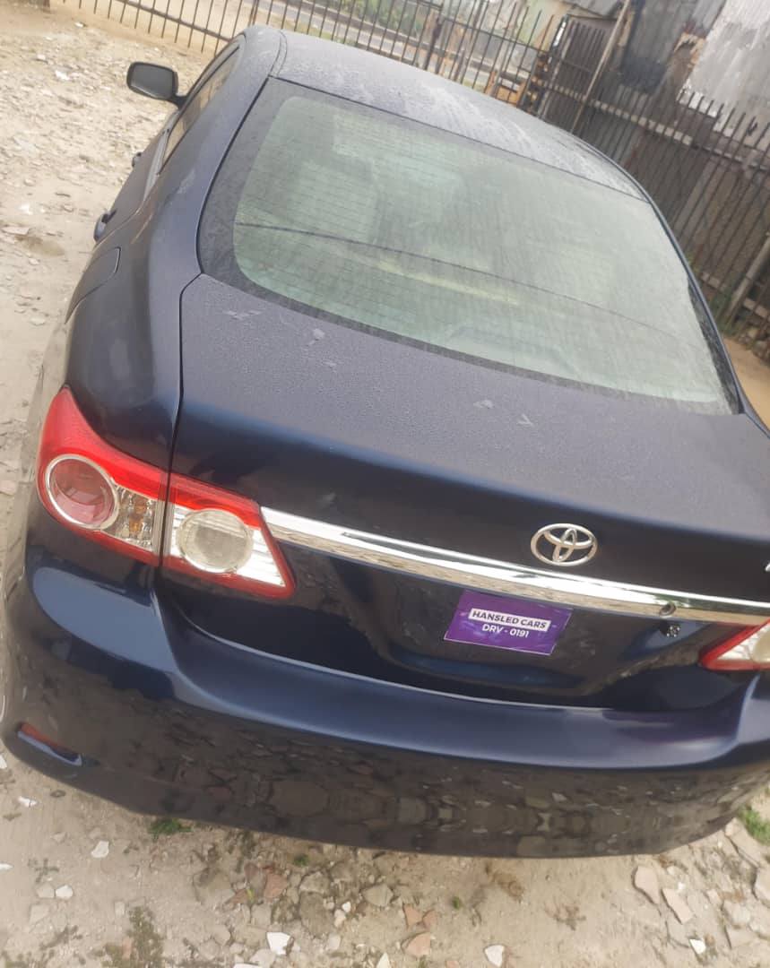 A picture of TOYOTA COROLLA 2012