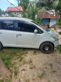 A picture of Toyota Ractis new