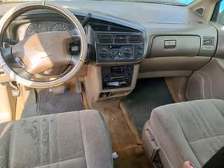 A picture of Toyota Sienna 2000