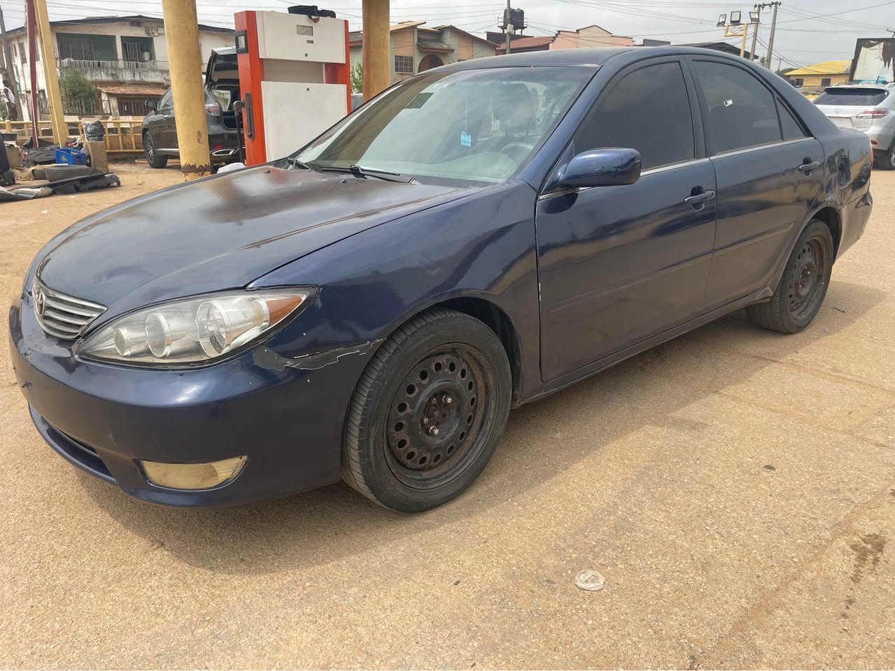A picture of Distress sales Toyota Camry 2005