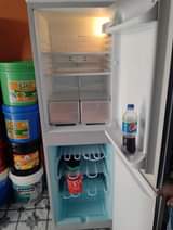 A picture of Fridge imara na inagandisha Kwa haraka sana njoo na lak