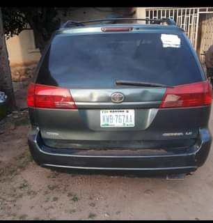 A picture of Toyota Sienna 2006 Model