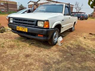 mazda b2200