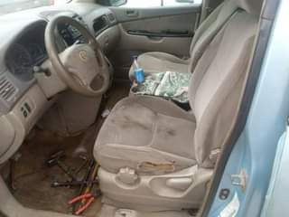 A picture of 2004 Toyota Sienna in very good condition excellent gear transmission