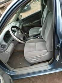 A picture of 2004 toyota Camry le