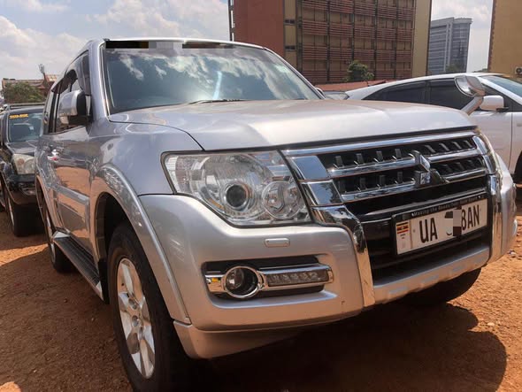 A picture of Mitsubishi Pajero installoment allowed for inspection my number is 256756841574