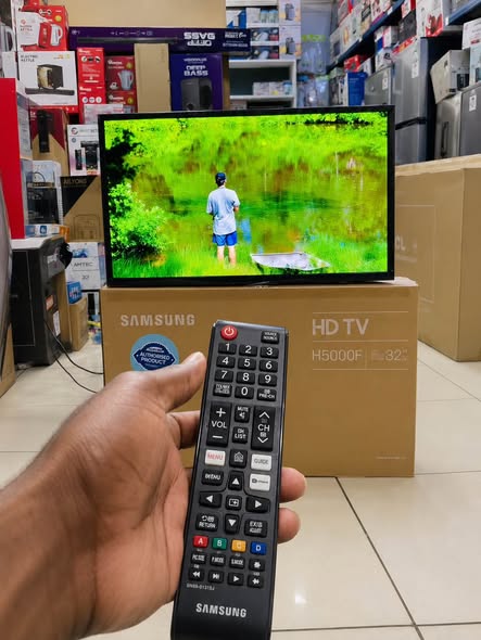 A picture of Brand new 32inch Samsung smart Original available at a give