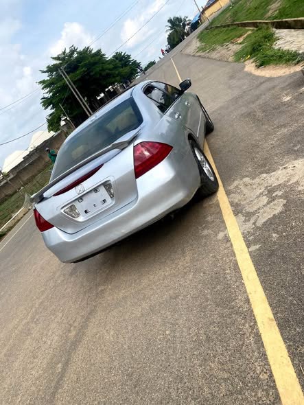 A picture of Honda Accord DC 2007