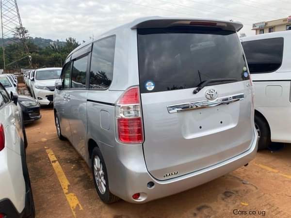 A picture of Toyota Noah for sale Call. 256757755305 256785059451.