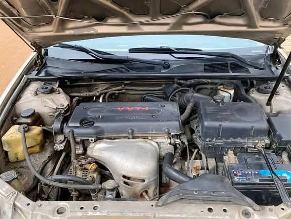 A picture of 04 camry