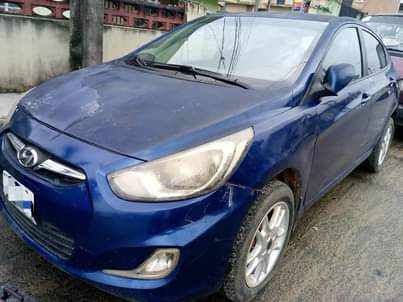 A picture of Hyundai Accent 011