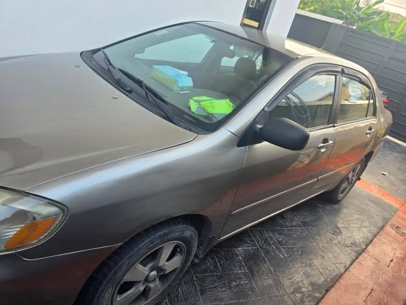 A picture of Toyota corolla model 04 clean use Location Victoria Island Lagos