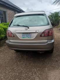 A picture of Distress sales 2002 Rx300 flash on first body Tokunbo standard