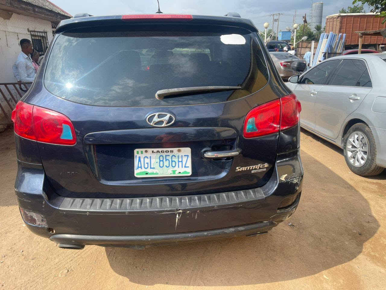 A picture of Hyundai Santafe 2008 model
