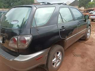 A picture of Lexus 300