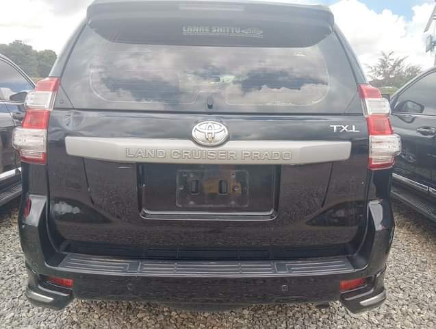 A picture of 2015 Toyota Prado