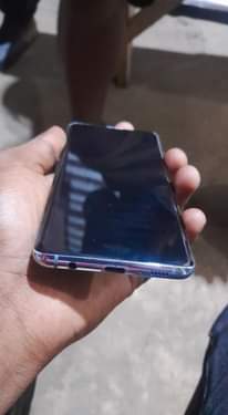 A picture of Nauza cm samsung s10 nauza 220k 0622285063