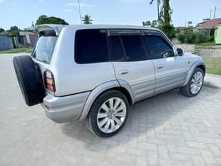 A picture of RAV4 OID 0714058883