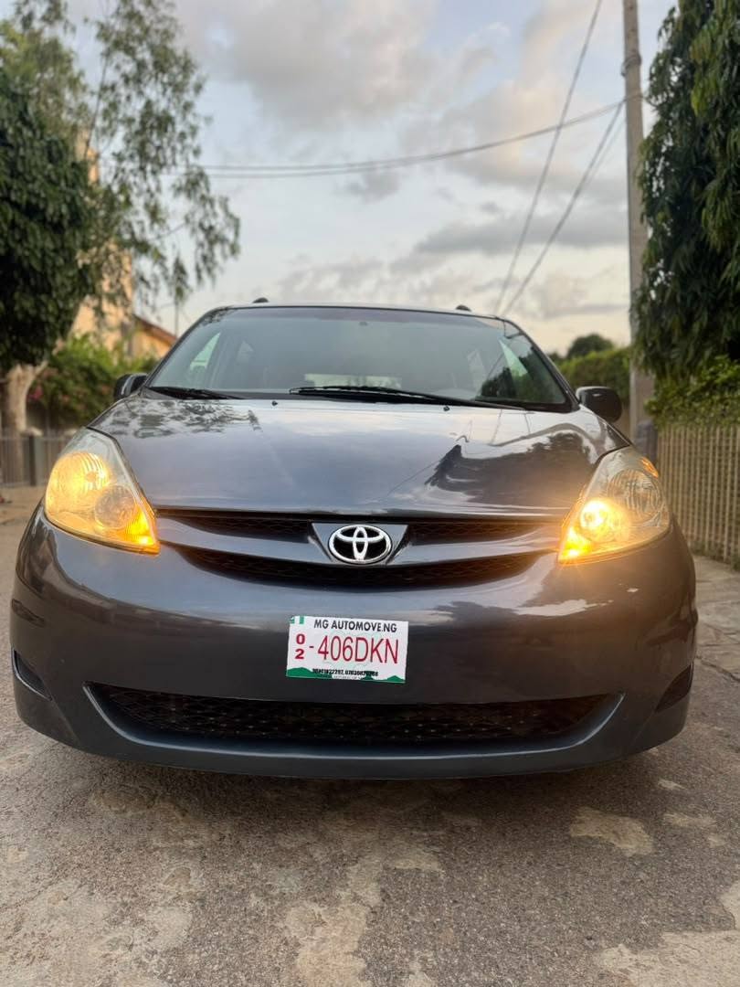 A picture of Sienna Nigerian Used