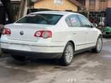 A picture of Giveaway price Tokunbo standard passat for sale. 2008 model. 4