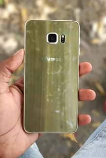 A picture of Samsung s6 edge plus