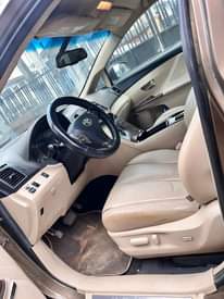 A picture of Toyota Venza 2012 model registered toks standard everything is perfectly